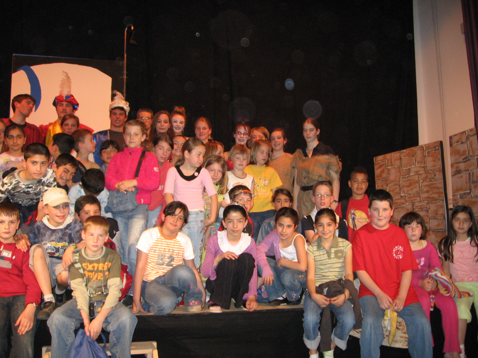 Gruppe mit den Kindern