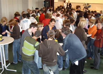 crowd2.jpg